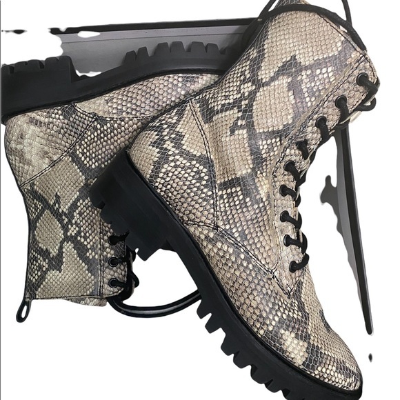 Dolce Vita Gregor Snakeprint Embossed Combat Boots sz 7 Exclusive Bloomingdale’s - Picture 3 of 6